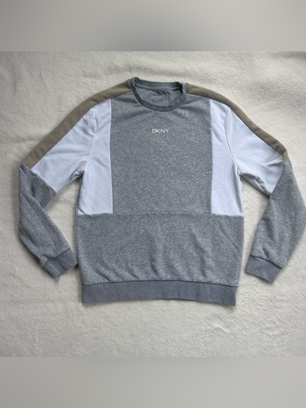 DKNY Grey, White & Taupe Colorblock Men’s Crewneck Sweater Size Medium